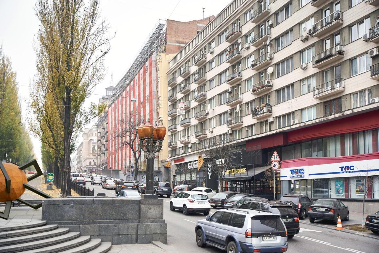 Big Jacuzzi , Sauna , Khreshchatyk Apartments Kiev Exteriör bild